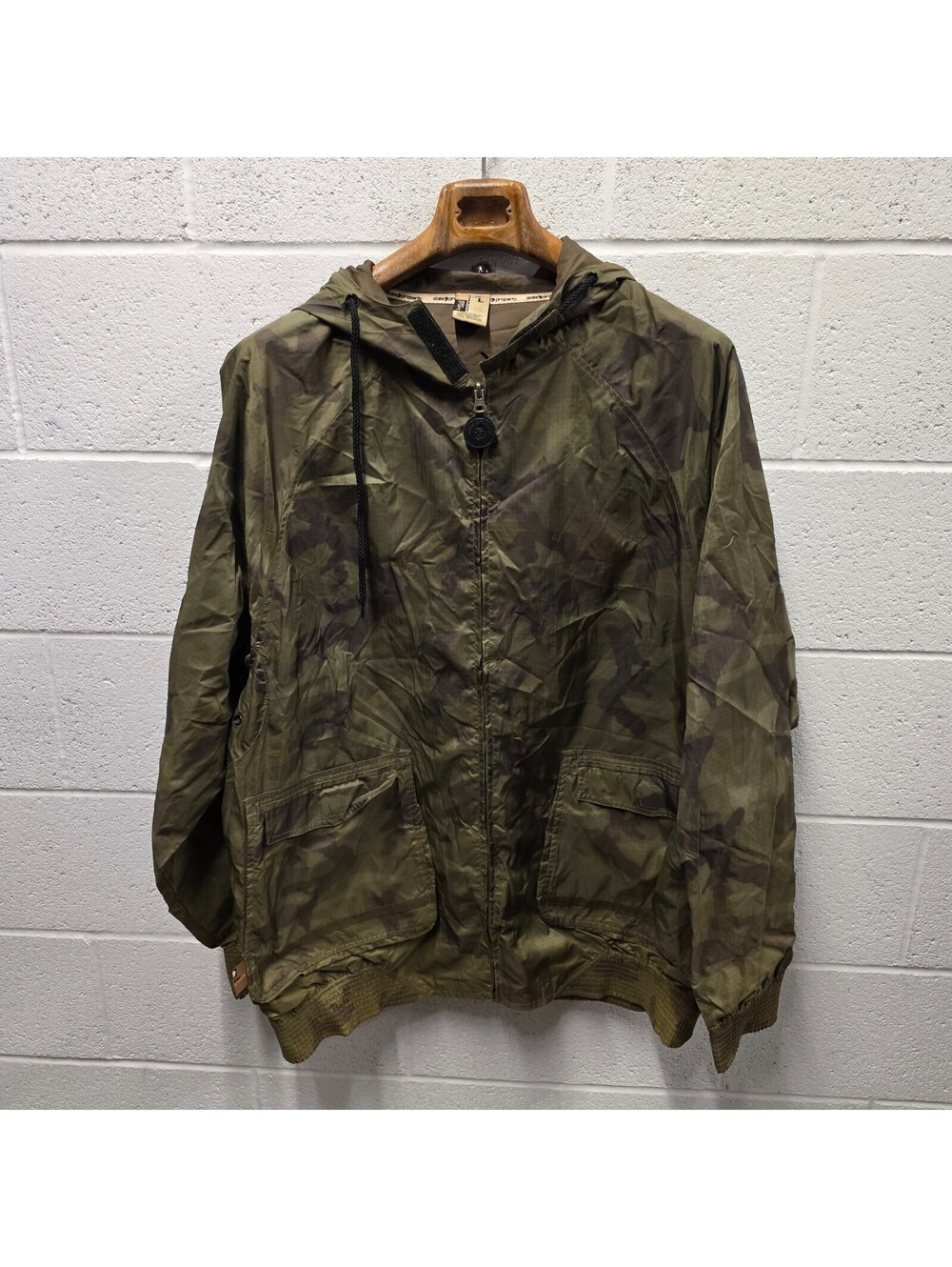 Rocawear Classic Mens Jacket  Brown Camo Military Button Up Pockets L Hooded